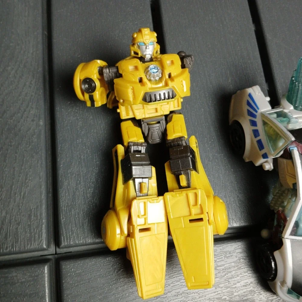 ASSORTED LOT OF 5 VTG + MODERN TRANSFORMERS VEHICLES FIGURES INCOMPLETE/COMPLETE